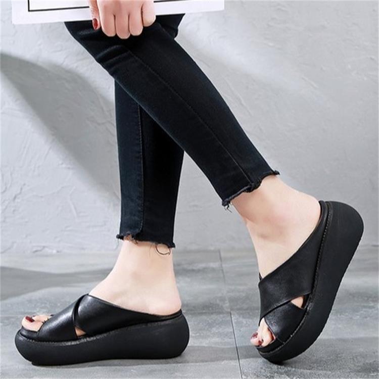 Fashion Trifle Thick Bottom Retro Cross Round Head Fork Wedge Slippers